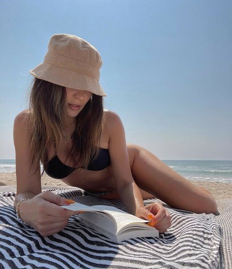 おばあちゃんの巨乳OnlyFans ホットヌード 画像