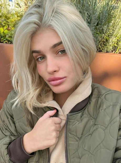 ゲイランジェリーOnlyFans 美しいヌード 写真