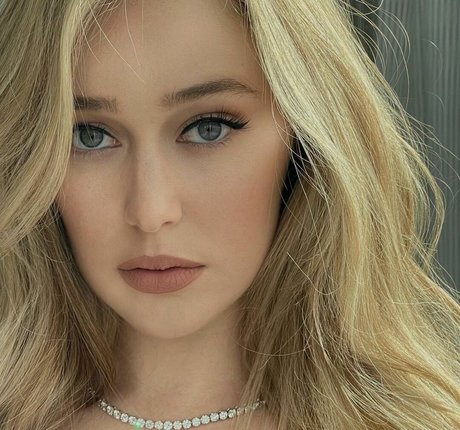 若い熟女OnlyFans アダルト 写真