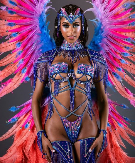 ニューハーフ巨乳OnlyFans ホットポルノ 画像