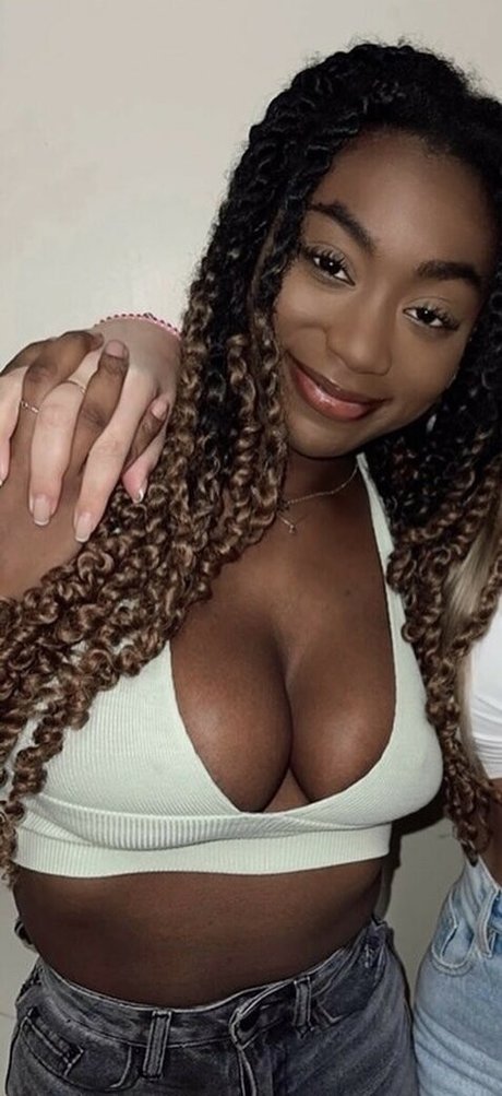 Majormommyissues ポルノスター 美しい 画像