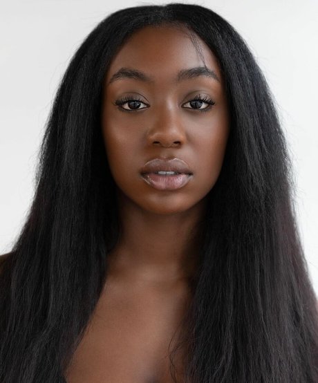 ビンボオンリーファンズ ポルノグラフィック 写真