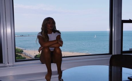 Natalie Alyn Lind 最高のスター 画像