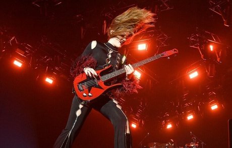 Victoria De Angelis 美しいモデル 写真