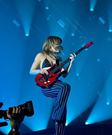 小柄なBBC OnlyFans 無料セックス 写真