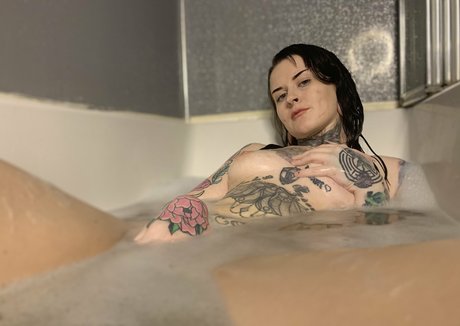 金髪ストリップOnlyFans HD 写真