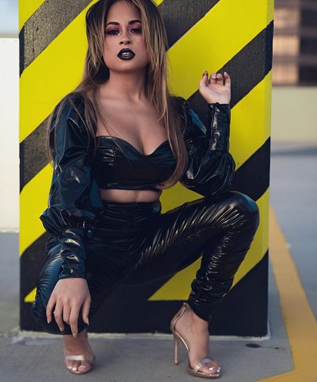 Kayla Braxton 完璧なモデル ギャラリー