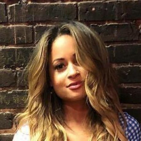 痩せた金髪の熟女OnlyFans 無料 写真