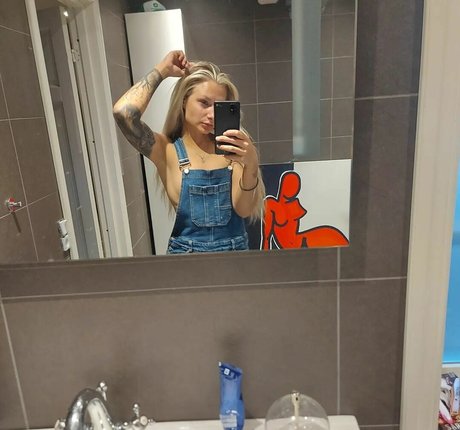 Johanna Juhlin 美しいスター 写真