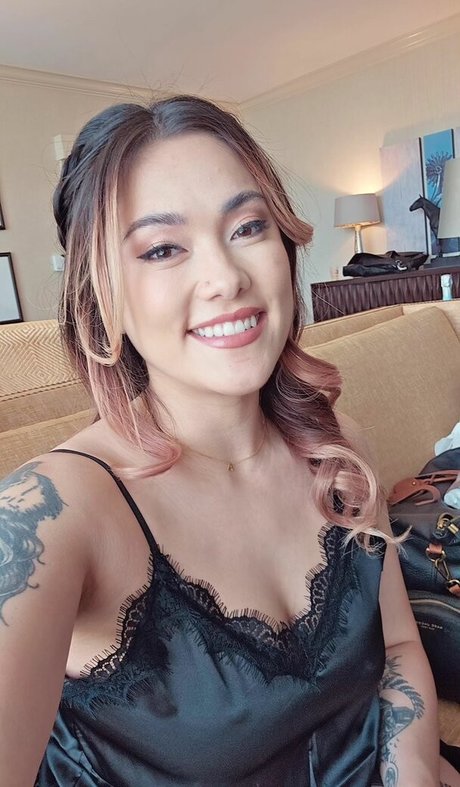 AvaGG 完璧なモデル 写真