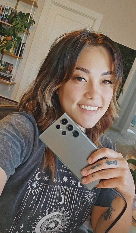 AvaGG アダルトモデル 画像