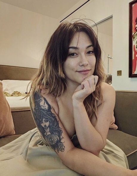 AvaGG ポルノスター ヌード 画像