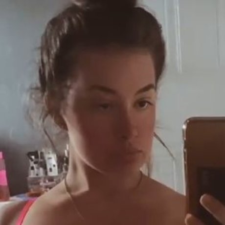 アジアンシャワー OnlyFans ヌード 写真