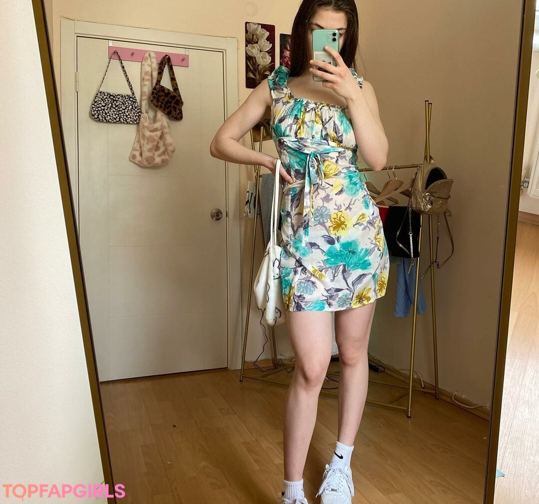 アジア人のタトゥー OnlyFans 素敵 写真