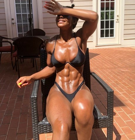 黒人小人OnlyFans ホットセックス 画像