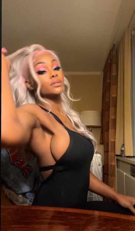 膨らみ OnlyFans 美しいポルノ 画像