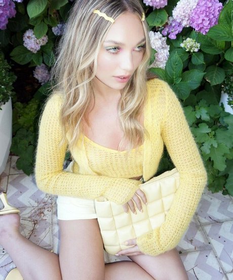 Maddie Ziegler ポルノスター 高品質 画像