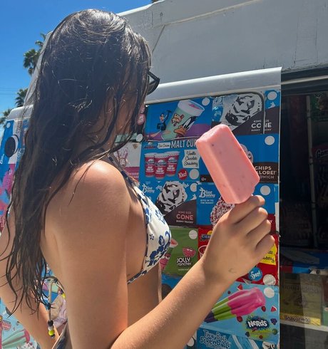 Maddie Ziegler ヌードモデル 写真