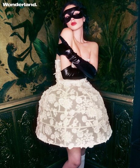 Deva Cassel xxxスター 写真