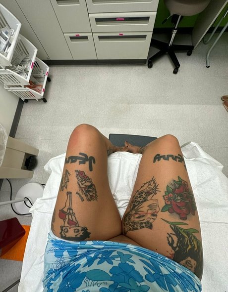 tsunamimami 完璧なポルノスター ギャラリー