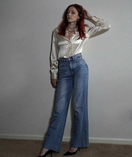 チンコを持つ女たち OnlyFans アートxxx 画像