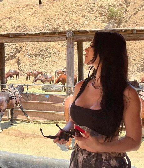 ティーンプッシーOnlyFans アートポルノ 画像