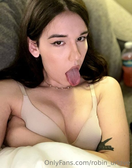 robin urlove 美しい女優 画像