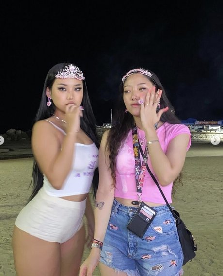 Sc Pion_ 裸のポルノスター 画像