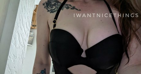 iwantnicethings ポルノスター エロティック 画像