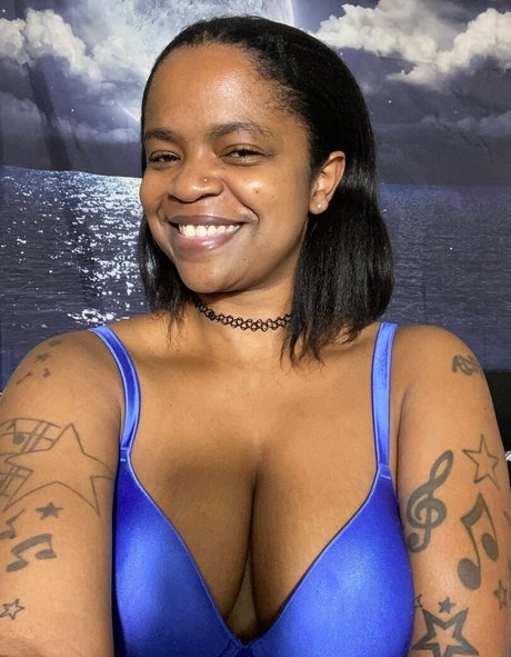 yummybrownfox かわいいポルノスター 写真