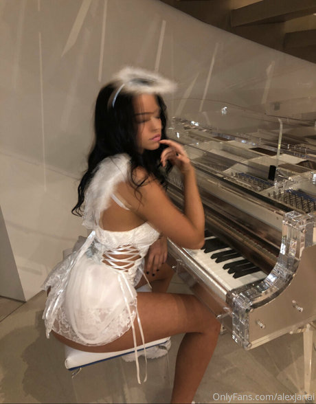 アジアのティーンオンリーファン 美しいヌード 画像