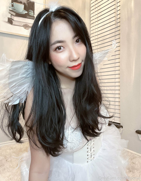 yooniefree アダルトスター 写真