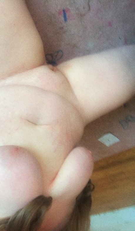 曲線美の赤毛OnlyFans ホットセクシー 画像