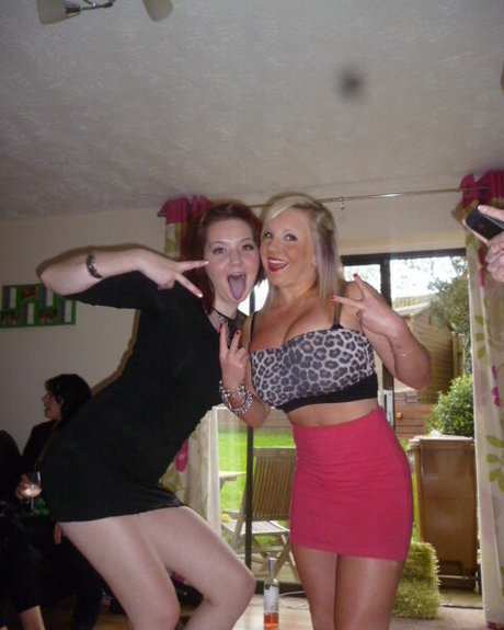 Katy Yardley アート女優 写真