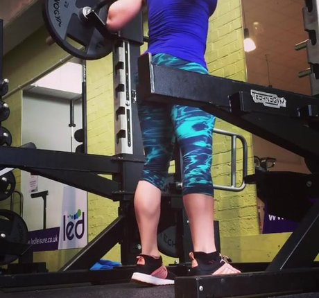 Katy Yardley ポルノスター HD 画像