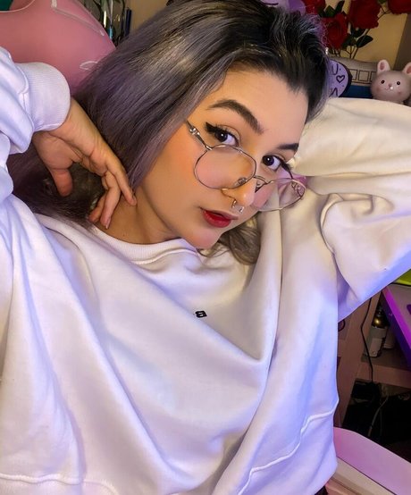 Nathye 裸の女優 写真