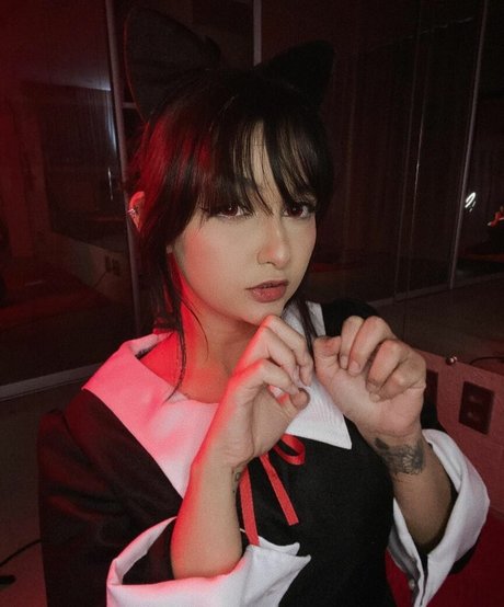 痩せた金髪の熟女OnlyFans アートヌード 写真