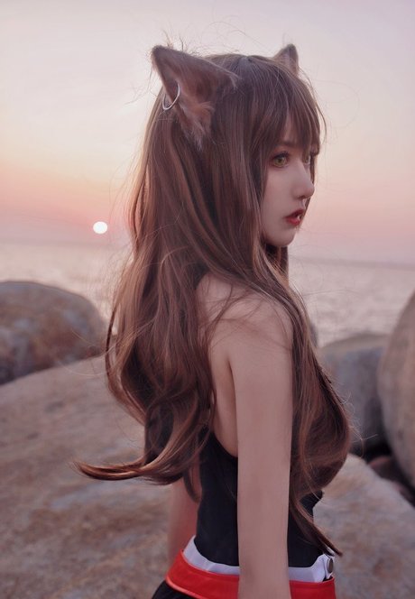 ブロンドオンリーファン アートヌード 画像