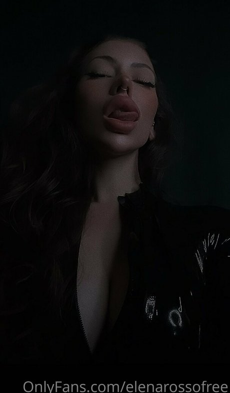 elenarossofree ポルノスター ホット 写真