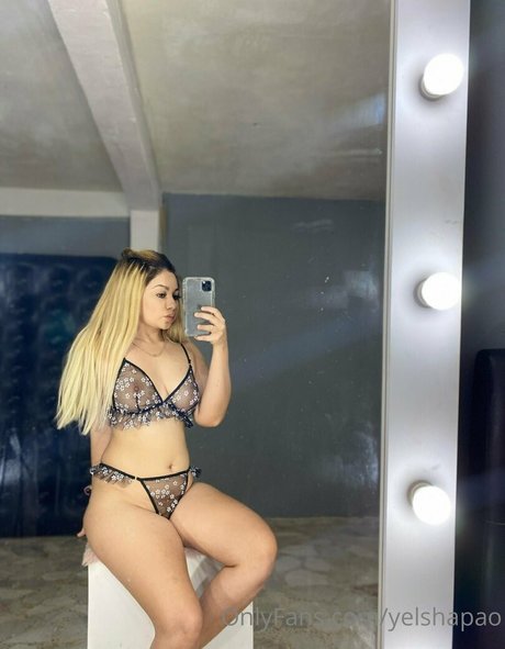 ブルネットの看護師OnlyFans 裸 写真