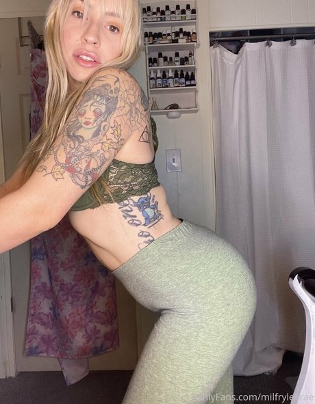 小柄なBBC OnlyFans 可愛い ギャラリー