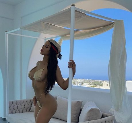 スリムな熟女OnlyFans セクシー 画像