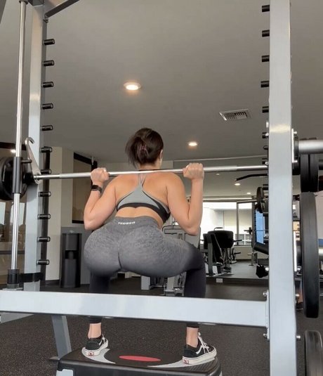 Sabrina Gomes エロティックモデル 画像