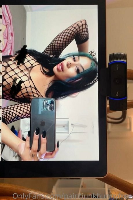 小柄で痩せたOnlyFans 美しいヌード 写真