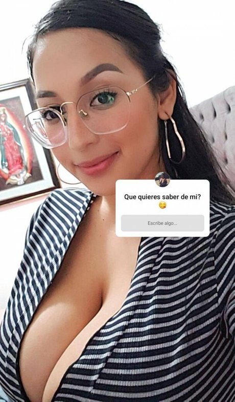 Karen Pinargote Torres 無料モデル 写真