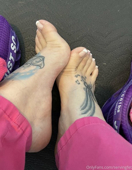 細身の巨乳OnlyFans ポルノ 画像