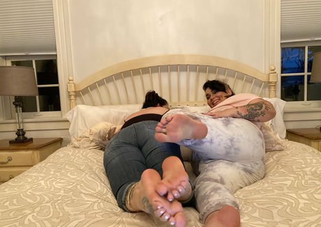 大きなお尻のアジア人OnlyFans セクシーヌード ギャラリー