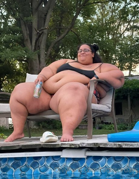 fatsaturdays かわいいポルノスター 写真