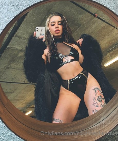 courtneyheartxo トップ女優 ギャラリー