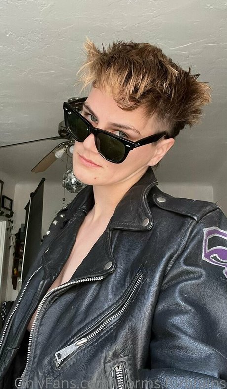 エモオンリーファン ベスト 画像